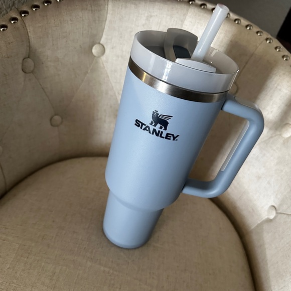 Stanley Dining Stanley Tumbler With Handle 4oz Cornflower Color